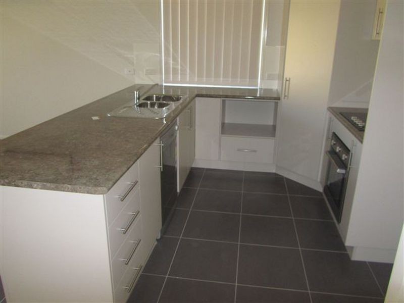 2/4 Kalungi Crt, Morayfield QLD 4506