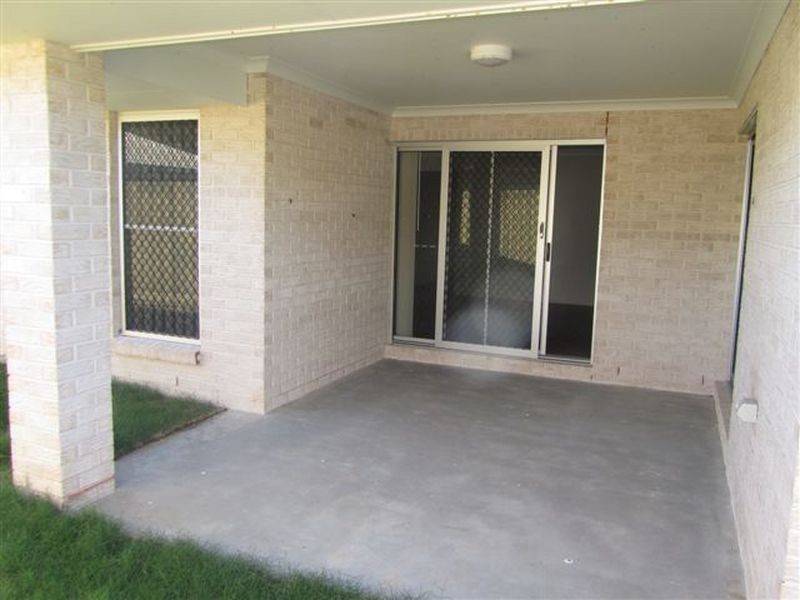 2/4 Kalungi Crt, Morayfield QLD 4506