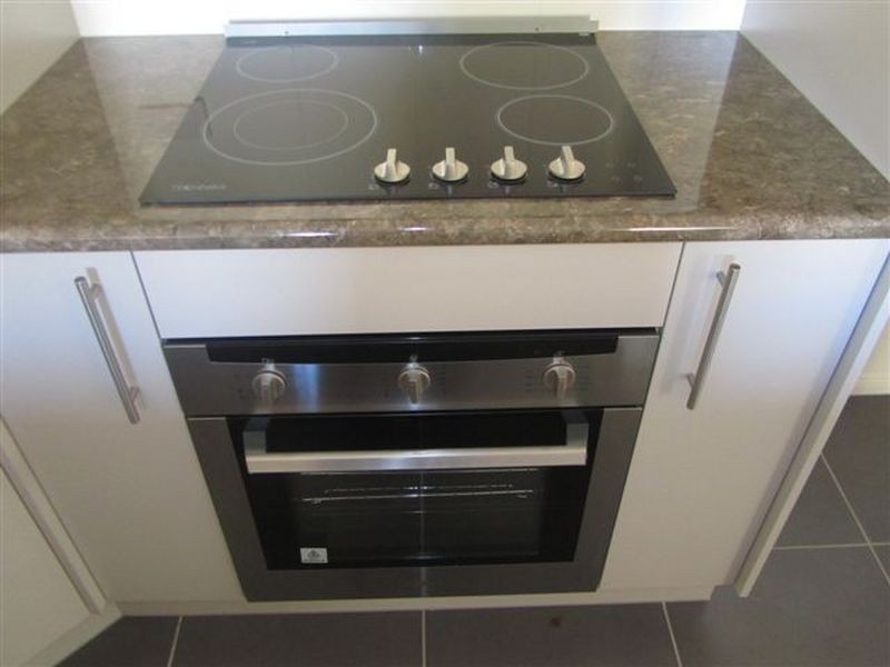 2/4 Kalungi Crt, Morayfield QLD 4506