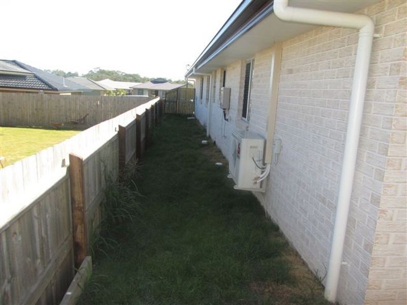 2/4 Kalungi Crt, Morayfield QLD 4506