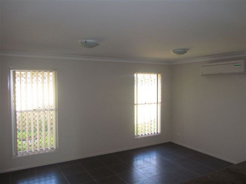 2/4 Kalungi Crt, Morayfield QLD 4506