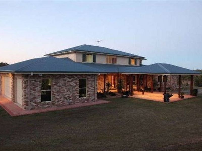 136 Mansfield Rd, Elimbah QLD 4516
