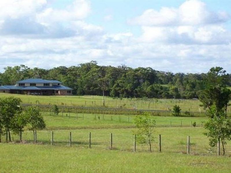 136 Mansfield Rd, Elimbah QLD 4516
