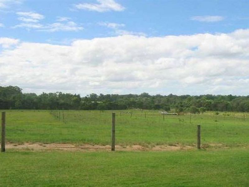 136 Mansfield Rd, Elimbah QLD 4516