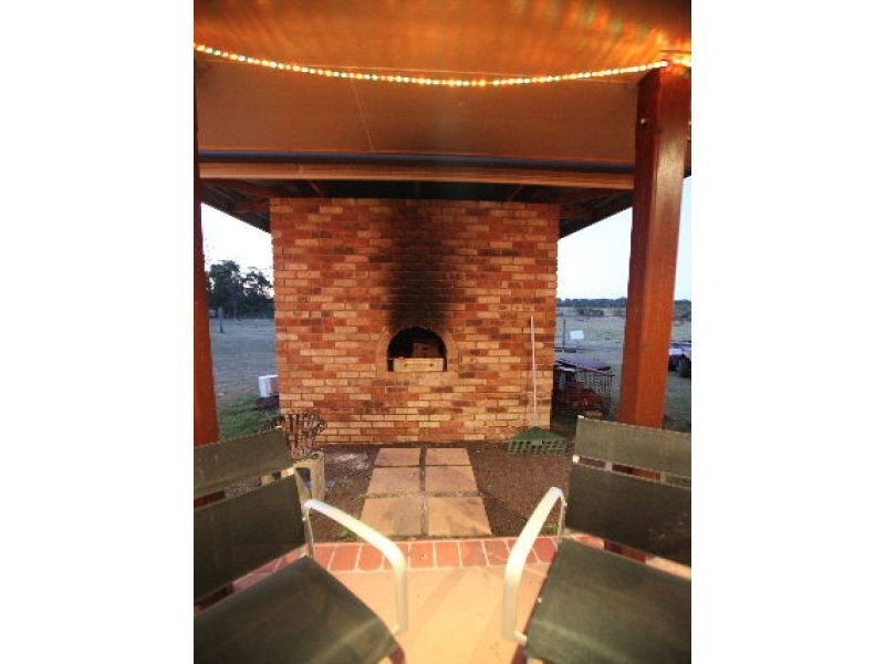 136 Mansfield Rd, Elimbah QLD 4516