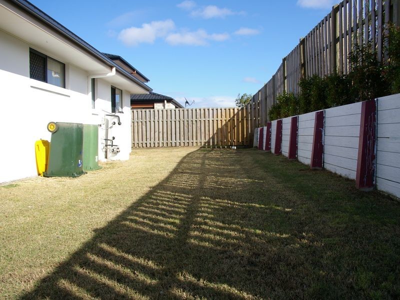 16 Hollywood Ave, Bellmere QLD 4510