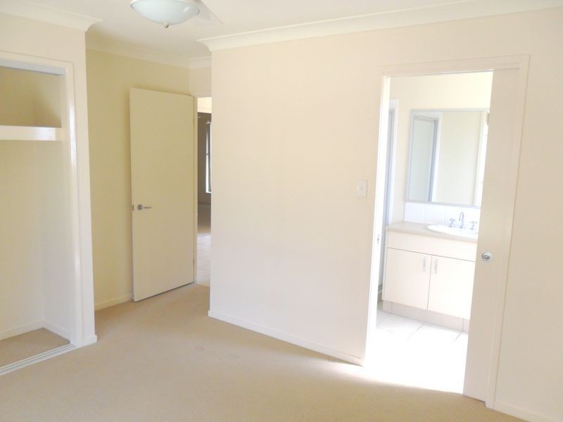 4 Tobruk Cl, Caboolture South QLD 4510