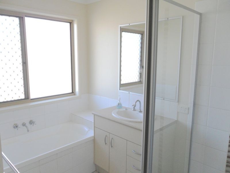 4 Tobruk Cl, Caboolture South QLD 4510