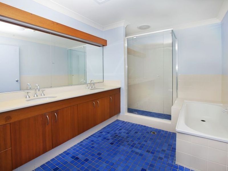 4/24 Spinnaker Dr, Sandstone Point QLD 4511