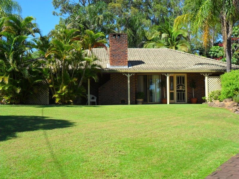 8 Michel Ct, Petrie QLD 4502