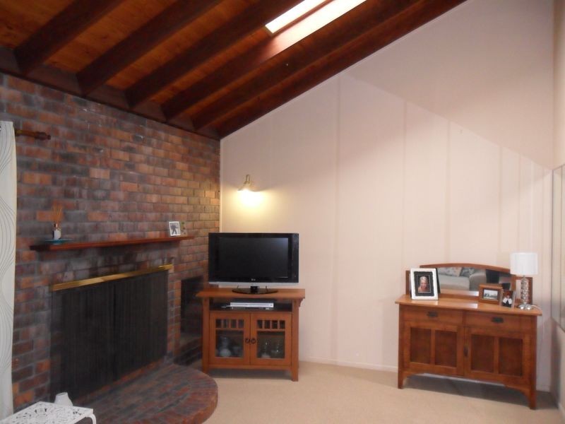 8 Michel Ct, Petrie QLD 4502