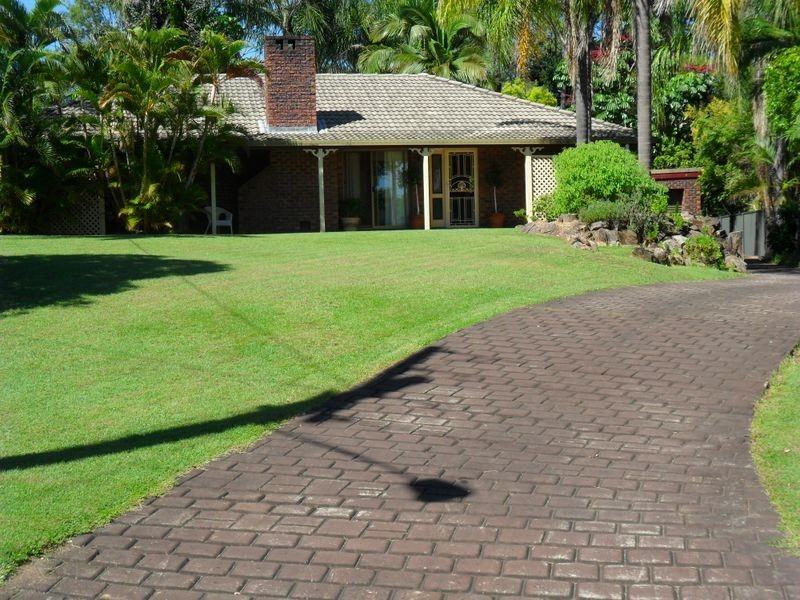 8 Michel Ct, Petrie QLD 4502