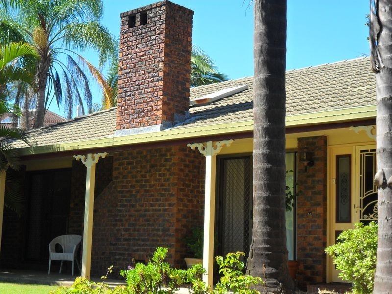 8 Michel Ct, Petrie QLD 4502