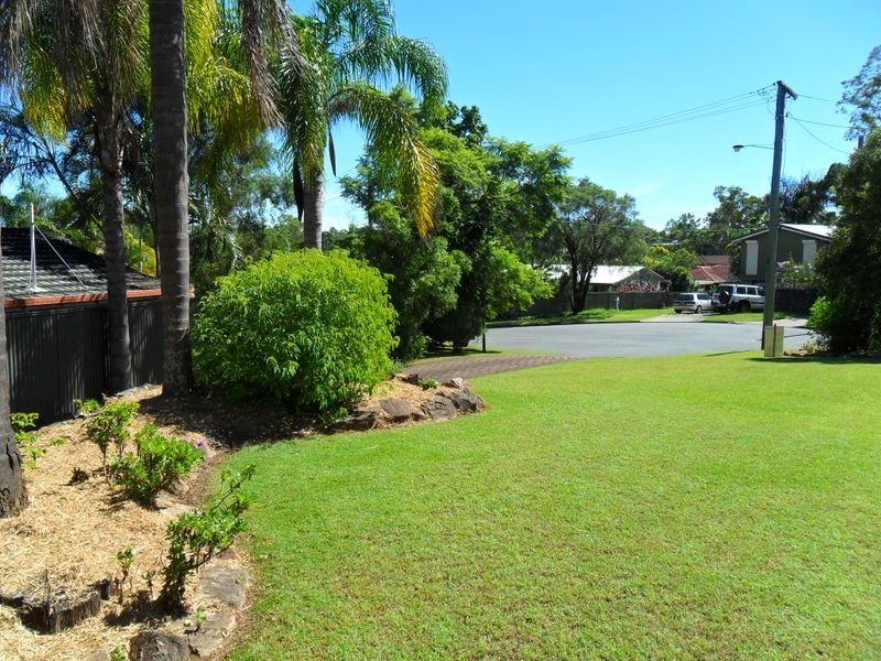 8 Michel Ct, Petrie QLD 4502
