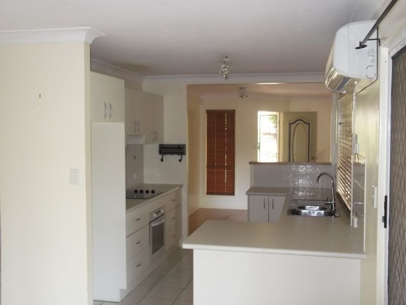 5 Crestleigh Ct, Morayfield QLD 4506