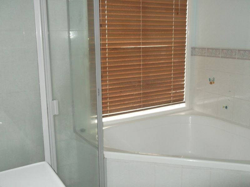 5 Crestleigh Ct, Morayfield QLD 4506