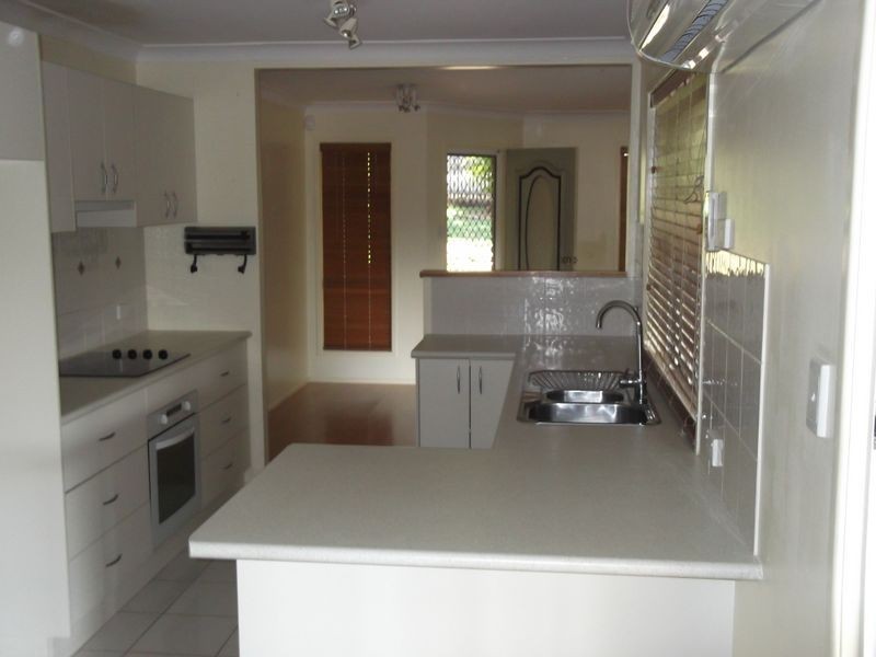 5 Crestleigh Ct, Morayfield QLD 4506