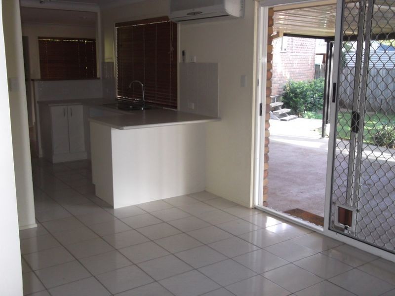 5 Crestleigh Ct, Morayfield QLD 4506