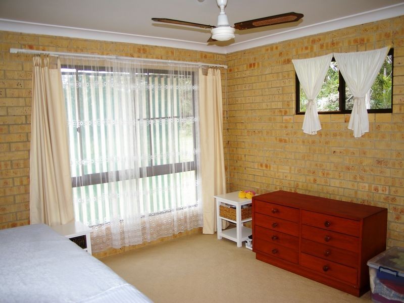 64 Hamilton Rd, Elimbah QLD 4516