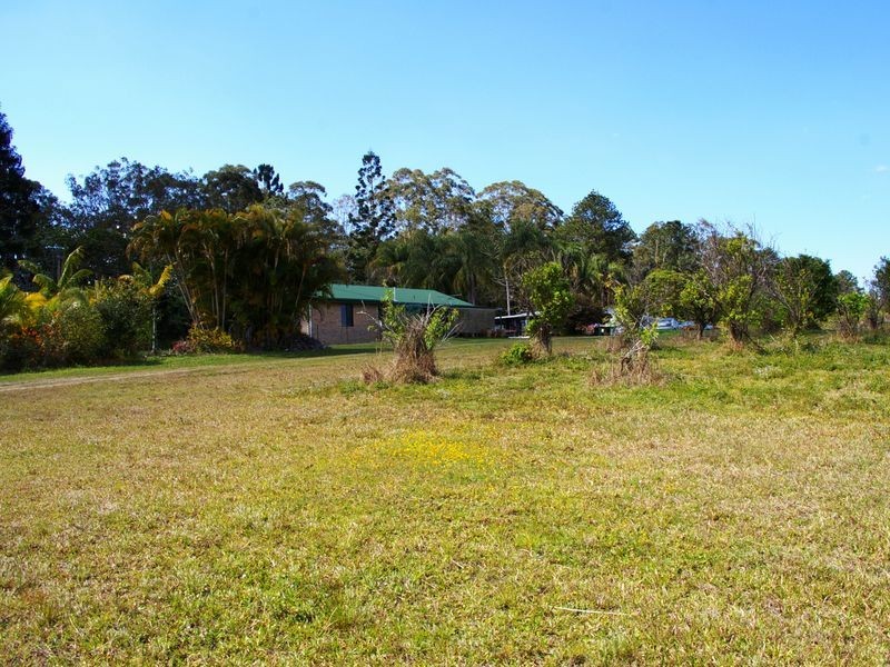 64 Hamilton Rd, Elimbah QLD 4516