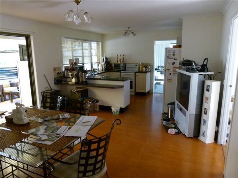 8 Dawlish Court, Alexandra Hills QLD 4161