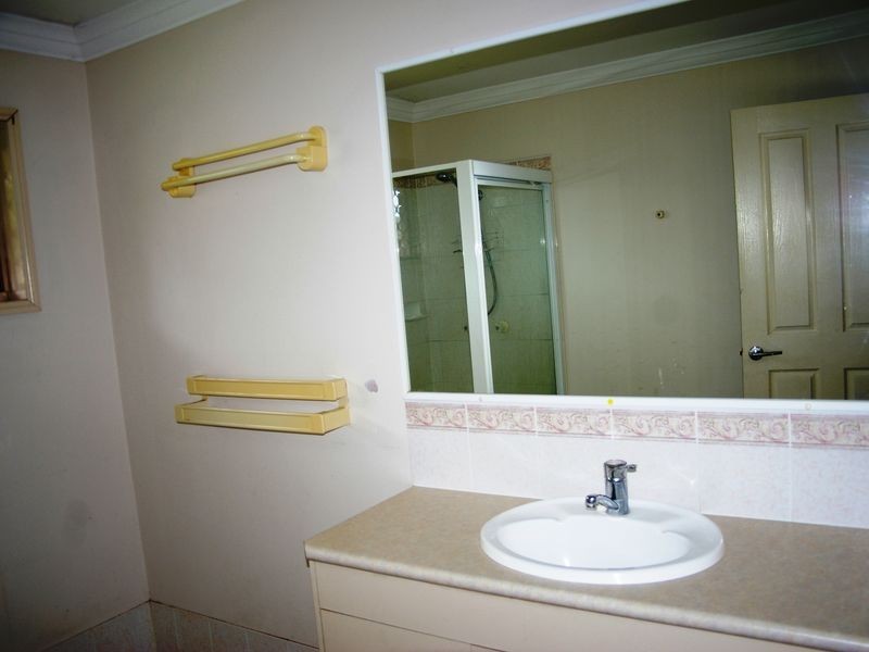 2 Gabriel St, Morayfield QLD 4506