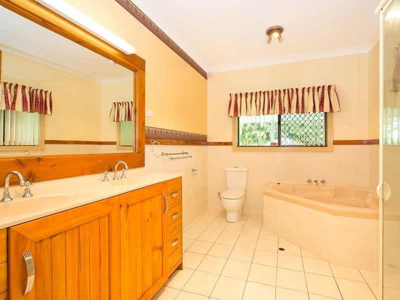 136 Uhlmann Rd, Burpengary QLD 4505
