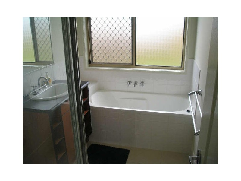 12 Summerhill Dr, Morayfield QLD 4506