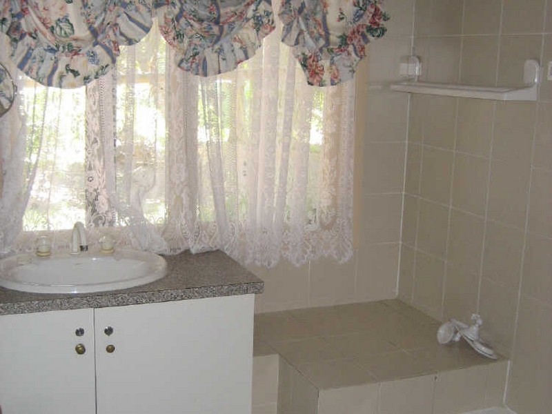 25 Bellay Road, Beachmere QLD 4510