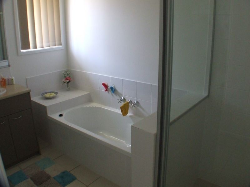 254 Bestman Rd, Sandstone Point QLD 4511
