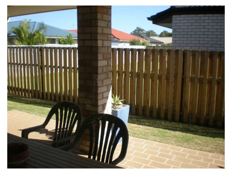 254 Bestman Rd, Sandstone Point QLD 4511