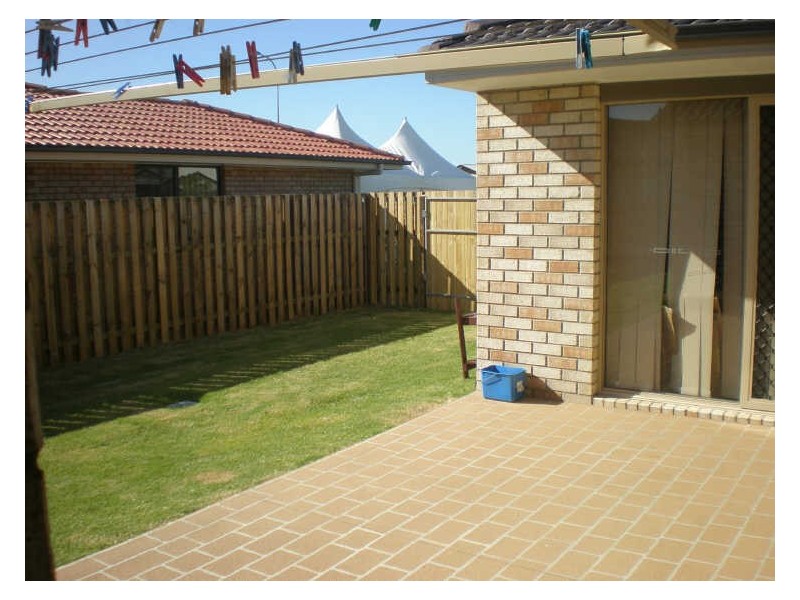 254 Bestman Rd, Sandstone Point QLD 4511