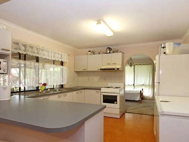 6 Timothy Esplande, Beachmere QLD 4510