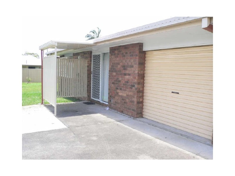 2/5 Bluebell Street, Caboolture QLD 4510