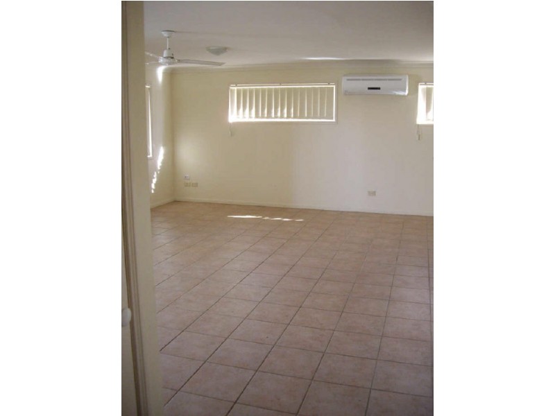 1/3 Headsail Dr, Banksia Beach QLD 4507