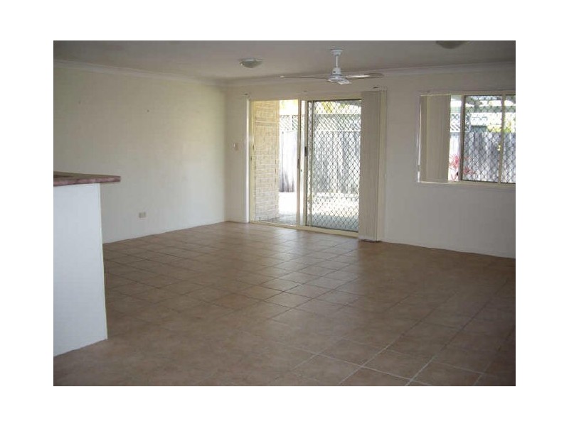 1/3 Headsail Dr, Banksia Beach QLD 4507