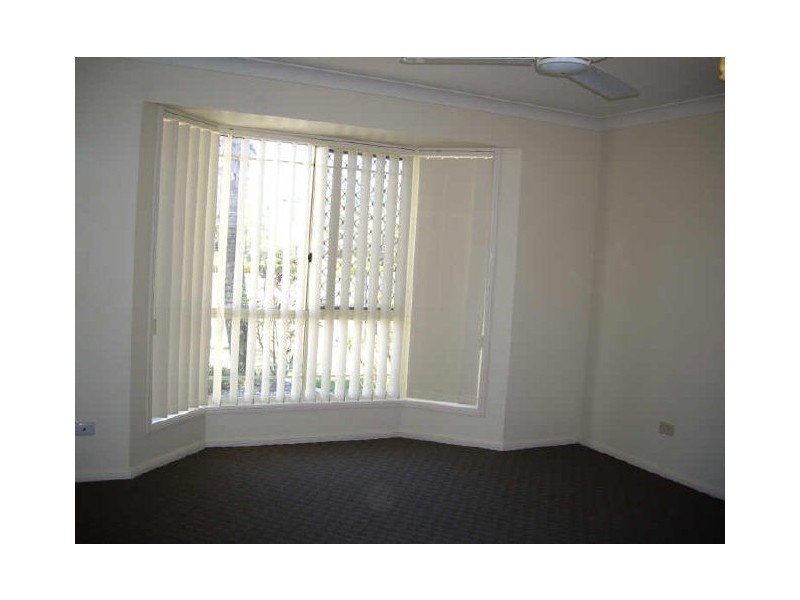 1/3 Headsail Dr, Banksia Beach QLD 4507