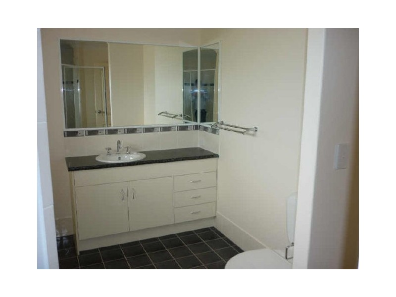 10/27 Railway Pde, Caboolture QLD 4510