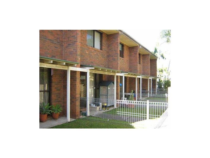 2/34 Mortimer St, Caboolture QLD 4510
