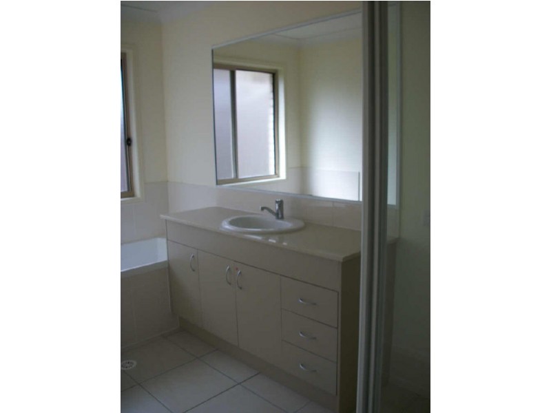 18 Dear Place, Bellmere QLD 4510