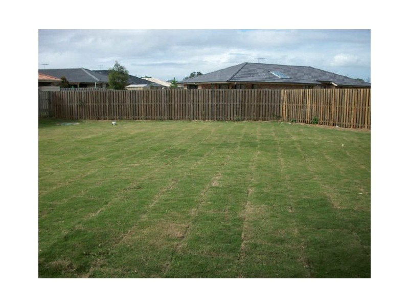 18 Dear Place, Bellmere QLD 4510