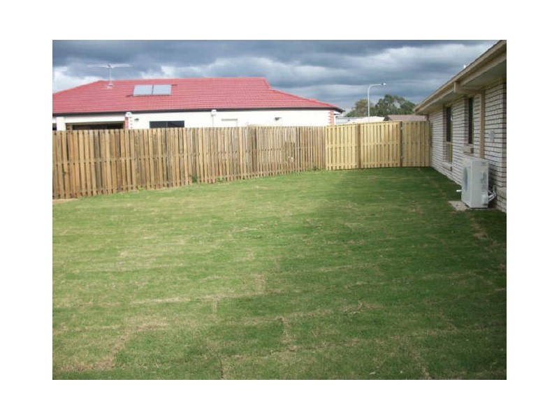 18 Dear Place, Bellmere QLD 4510