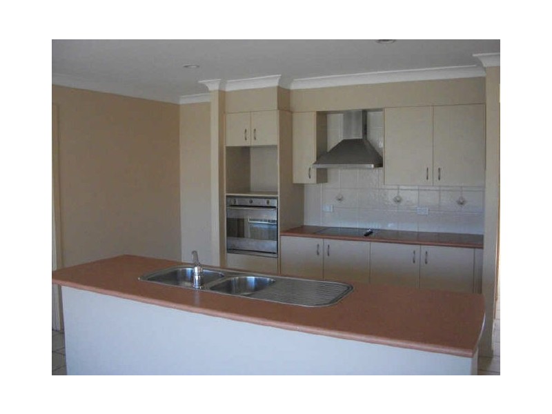 6 Radiata Crt, Morayfield QLD 4506