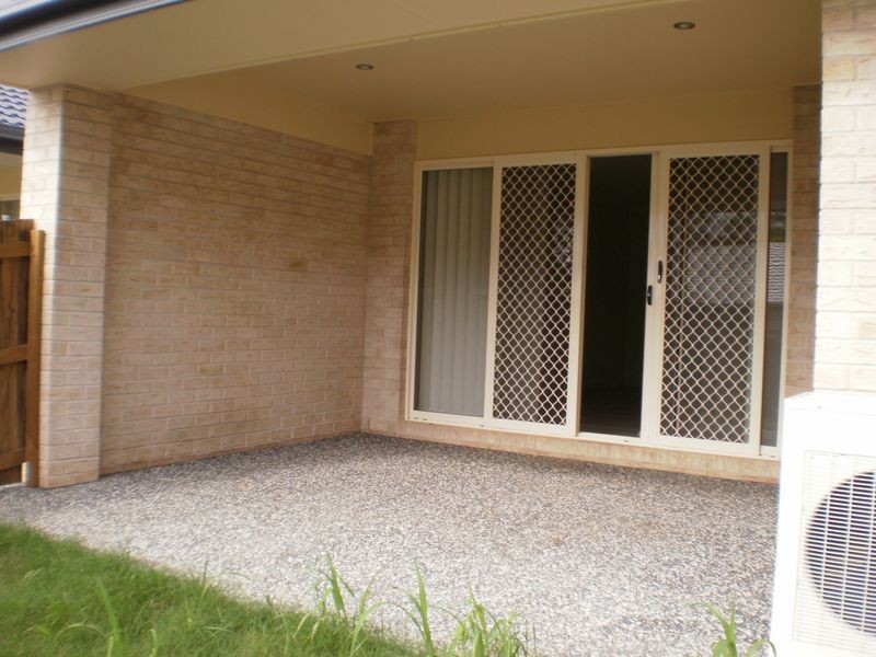 1/51 Sunflower Cr, Upper Caboolture QLD 4510