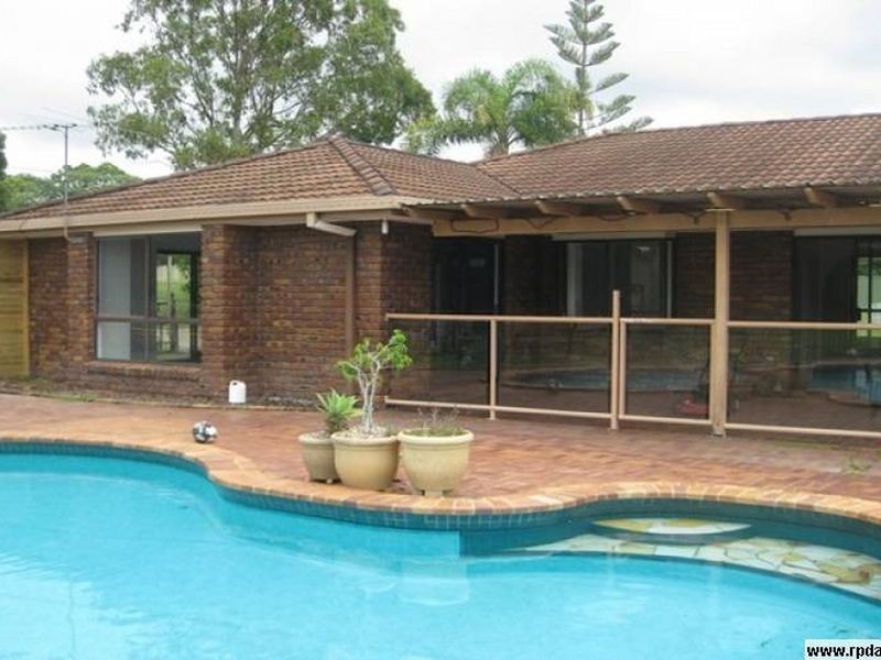 3 Bernborough Way, Ningi QLD 4511