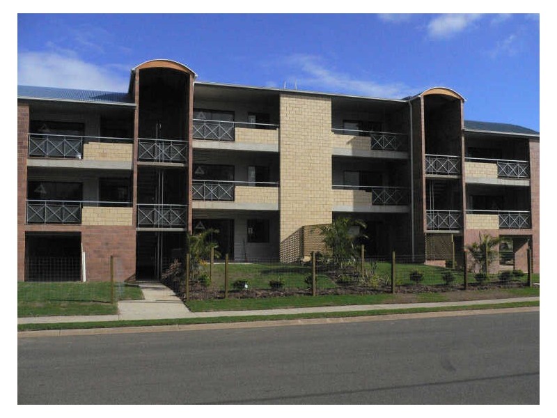 10/2 Rogers Crescent, Caboolture QLD 4510