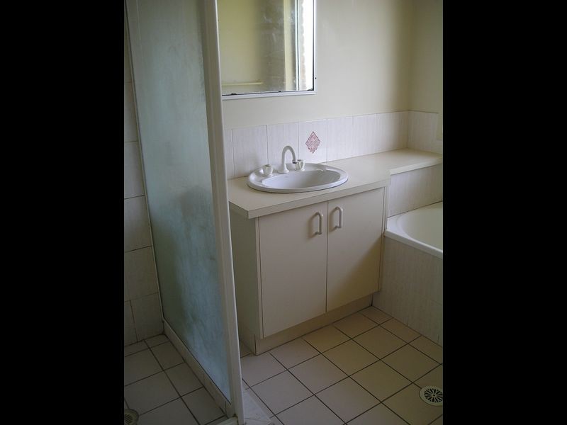 1 Hillgate Court, Morayfield QLD 4506