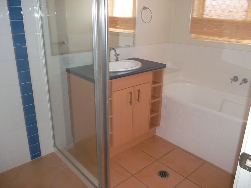 10 Riverbend Crescent, Morayfield QLD 4506