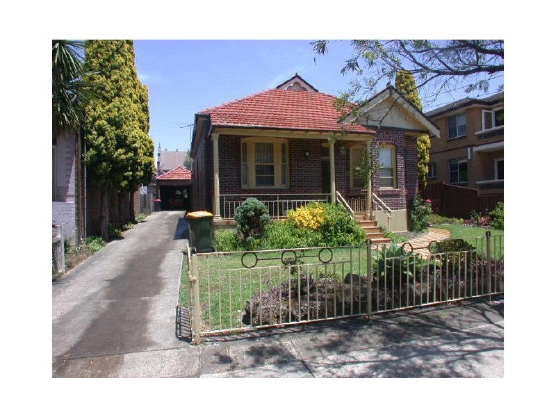 13 Park Ave, Campsie NSW 2194