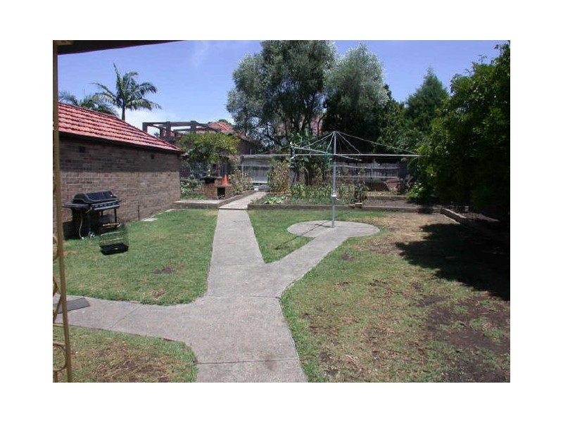 13 Park Ave, Campsie NSW 2194